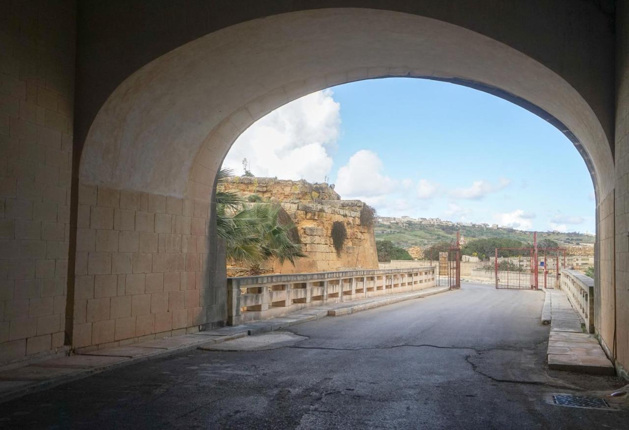 Gee9Teen At Fort Chambray Villa Mgarr Exterior foto